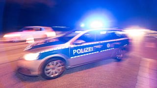 Ein junger Mann wird bei einer Schlägerei in Ulm schwer verletzt 
