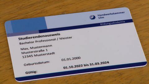 Vorderseite des neuen Studierendenausweises der Handwerkskammer Ulm