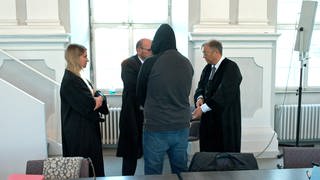 Im Prozess vor dem Landgericht Ellwangen ist ein 27-jähriger Mann wegen Mordes verurteilt worden.