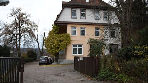 Ein altes Haus in einem Garten - Die ehemalige Einrichtung für behinderte Menschen auf dem Elisabethenberg in Lorch-Waldhausen soll zu einer Unterkunft für Geflüchtete umgebaut werden.  