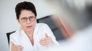 Marion Gentges (CDU), Ministerin der Justiz und für Migration in Baden-Württemberg, bei einem Interview mit der dpa 