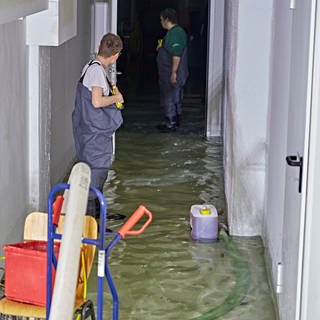 Der Keller der Giengener Stadthalle steht komplett unter Wasser. 