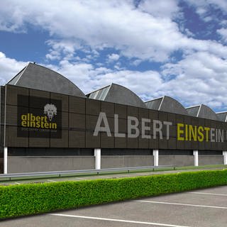 Das geplante Einstein Discovery Center in Ulm steht möglicherweise auf der Kippe. Der geplante Standort, die alte Paketposthalle beim Hauptbahnhof, steht nicht ab 2026 zur Verfügung, wie ursprünglich erhofft.
