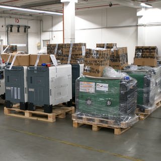 Auch technische Unterstützung stellt das THW Logistikzentrum Ulm für Libyen bereit - unter anderem Stromgeneratoren.