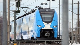 Auf der Riesbahn fangen schon am Montag erste Arbeiten bei Nördlingen an, daher fallen bis Freitag morgens sowie abends und nachts Zugverbindungen aus. Es werden Busse eingesetzt (Archivbild)