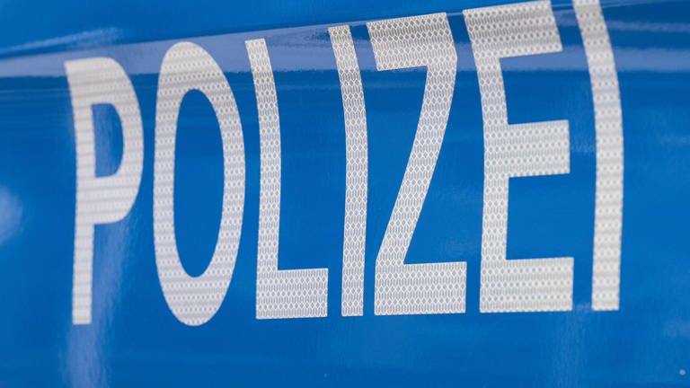 In der Weststadt in Ulm häufen sich Straftaten: In dieser Woche wurde unter anderem ein Mann überfallen und ein anderer von seinem Fahrrad gestoßen, außerdem wurden geparkte Fahrzeuge beschädigt.