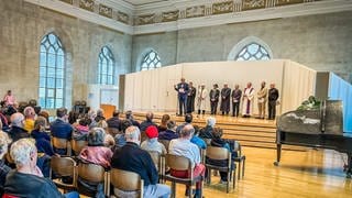 Der Rat der Religionen hat am Sonntag ins Haus der Begegnung in Ulm zum Friedensgebet eingeladen
