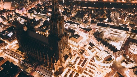 Der Weihnachtsmarkt auf dem Ulmer Münsterplatz