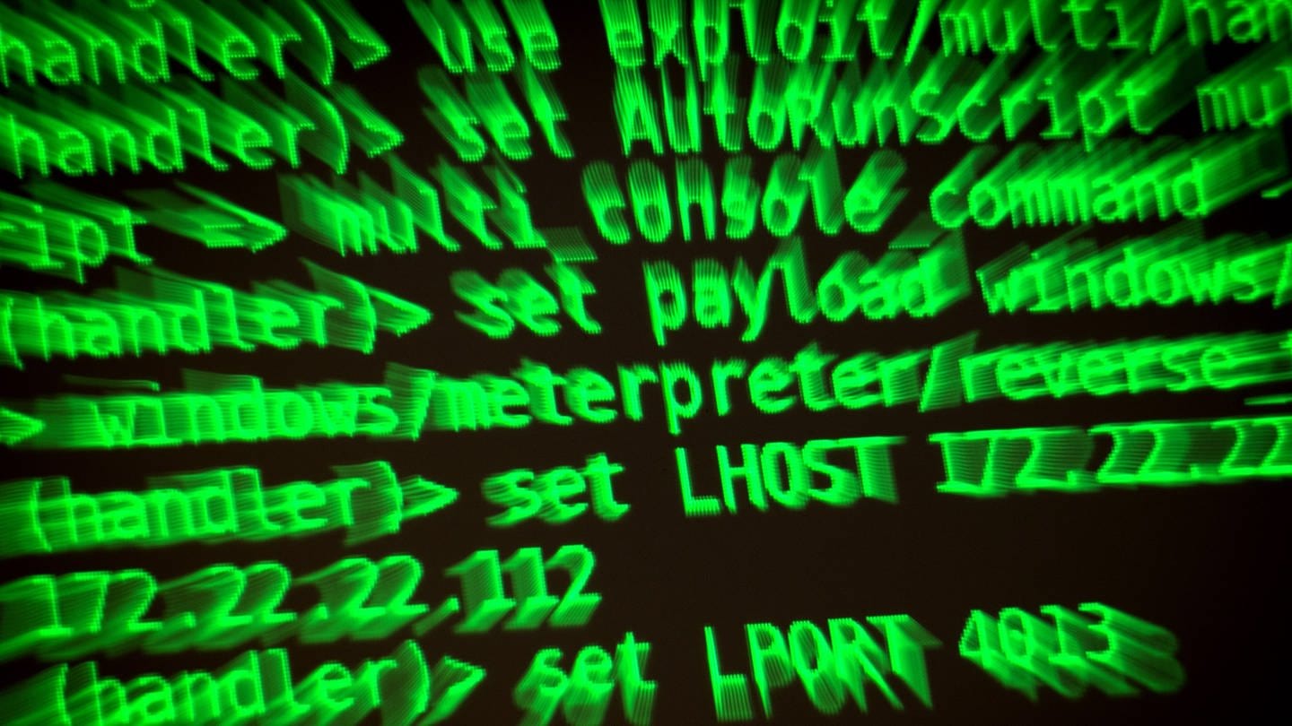 Bei einem Hackerangriff auf ein Rechenzentrum im Landkreis Neu-Ulm sind die Systeme von elf Kommunen ausgefallen.