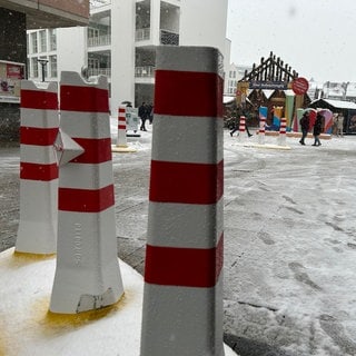 Poller am Eingang des Weihnachtsmarkts in Ulm