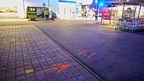 Die Polizei hat die kurze Fahrt des Mannes mit Strichen auf dem Parkplatz in Herbrechtingen nachvollzogen.