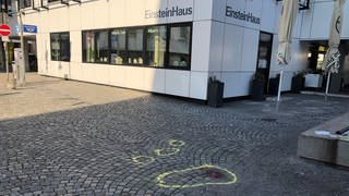 Ein Polizist in Zivil wurde bei einem Angriff auf dem Ulmer Kornhausplatz im Februar schwer verletzt (Archivbild).
