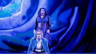 Eine Szene aus "Parsifal" - Markus Francke als künftiger Gralskönig Parsifal mit Sabine Hogrefe als geheimnisvolle Zauberin Kundry. Am Theater in Ulm wird die Oper erstmals aufgeführt.