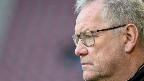 Heidenheims Vorstandsvorsitzender Holger Sanwald hat Köln-Fans davon abgeraten, ohne Ticket nach Heidenheim zu kommen. (Archivbild)