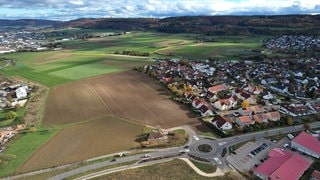 Hier soll der Neubau entstehen: Ostalb-Landrat Joachim Bläse wird dem Kreistag den Bau des neuen Zentralklinikums bei Essingen vorschlagen. 