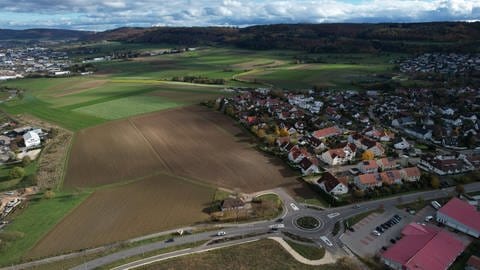 Luftbild von Essingen im Ostalbkreis. In Essingen soll das neue Zentralklinikum im Ostalbkreis entstehen. 