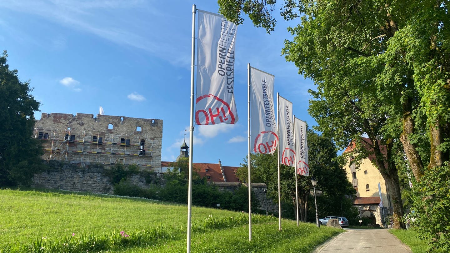 Die Opernfestspiele in Heidenheim - alljährlich finden sie auf dem Schlossberg statt - dieses Jahr zum 60. Mal.