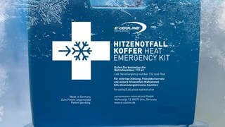 Dieser Notfallkoffer soll bei Hitze Leben retten. Darin ist unter anderem eine Kühldecke und Trinkwasser um Patienten mit einem Hitzschlag sofort behandeln zu können.