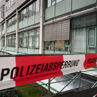 Im Dezember gab es Schüsse auf ein Büro des Landratsamtes des Alb-Donau-Kreises in Ulm (Archivbild).