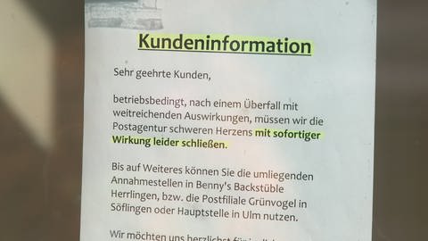 Ein Blatt am Eingang der Postagentur weist auf die Schließung hin: Für Inhaberin Martina Reiser war die Schließung ihrer Postagentur in Blaustein nicht leicht. Die Nachfolge ist noch unkla