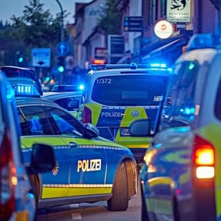 Ein Zeuge hat in Heidenheim einen Angriff mit einer Machete gemeldet - die Polizei rückte mit einem Großaufgebot aus. 