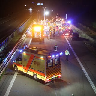 Die A7 war am frühen Sonntagmorgen wegen des schweren Unfalls zwischen Nersingen und dem Kreuz Ulm-Elchingen gesperrt. 