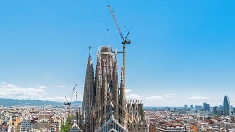 Die Sagrada Família in Barcelona soll 2026 fertig werden - und mit einem Kreuz aus Gundelfingen höher als das Ulmer Münster werden. 