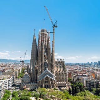 Die Sagrada Família in Barcelona soll 2026 fertig werden - und mit einem Kreuz aus Gundelfingen höher als das Ulmer Münster werden. 