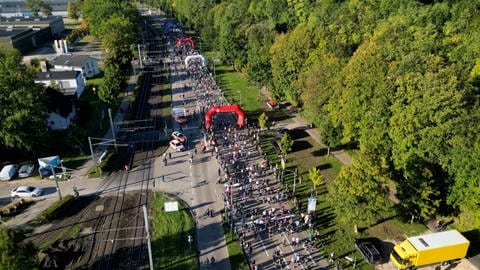 Beeindruckender Anblick: Der Massenstart zum Einstein-Marathon bei der Messe Ulm.