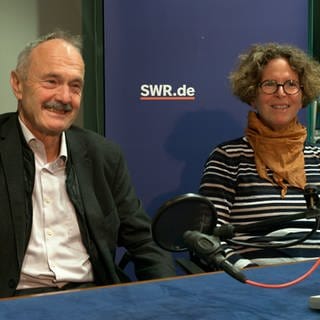 OSCD-Wahlbeobachter Jana Bühlers und Josef Lehleiter im SWR Studio Ulm - sie reisen demnächst zu den US-Präsidentschaftswahlen nach Amerika. 