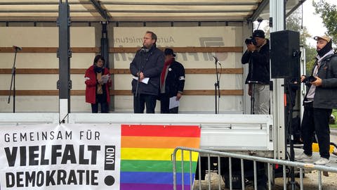 Tausende Menschen demonstrierten am Wochenende gegen den AfD-Parteitag in Ulm.