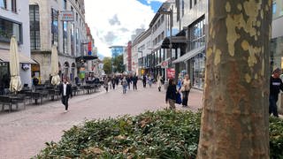 In Ulm gilt ab 15. Oktober zeitweise eine Waffen- und Messerverbotszone. Auch in der Fußgängerzone, der Hirschstrasse. 