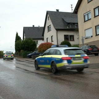 Die Polizei reagiert mit mehr Präsenz. Durch Waldstetten fahren nun häufiger Streifenwagen. Zusätzlich sind Beamte in Zivil unterwegs.