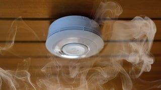 Rauchmelder sollen Bewohner vor Rauch warnen. Vonovias "Multisensor Plus" kann allerdings weitere Daten zum Raumklima erheben. Der Mieterbund Baden-Württemberg sieht dadurch die Persönlichkeitsrechte der Mieter verletzt.