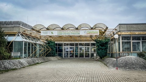 1976 wurde das Schulzentrum in Ulm-Wiblingen eingeweiht, inzwischen ist es an einigen Stellen marode.