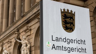 Vor dem Landgericht Ulm beginnt ein Prozess gegen einen 54-jährigen Mann aus Rammingen wegen Geiselnahme und sexuellem Übergriff auf seine Ex-Freundin (Symbolbild).