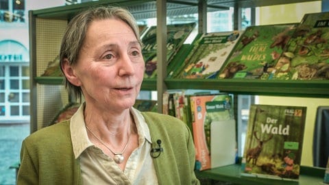 Bibliothekspädagogin Gabi Koukol freut sich auf die KIBUM. Auf der Kinderbuchmesse sollen auch die Kinder erreicht werden, denen zu Hause nicht vorgelesen wird.