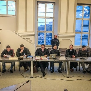 Ein 18-Jähriger aus Schwäbisch Gmünd muss wegen versuchten Totschlags für fünf Jahre und sechs Monate ins Gefängnis.