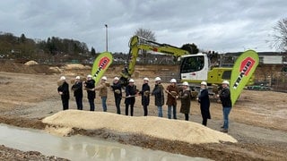 Der erste Spatenstich für die neue Wentalhalle in Steinheim am Albuch ist gesetzt. Damit hat der TV Steinheim im Sommer 2026 nach dem Brand der alten Wentalhalle wieder eine Heimat.