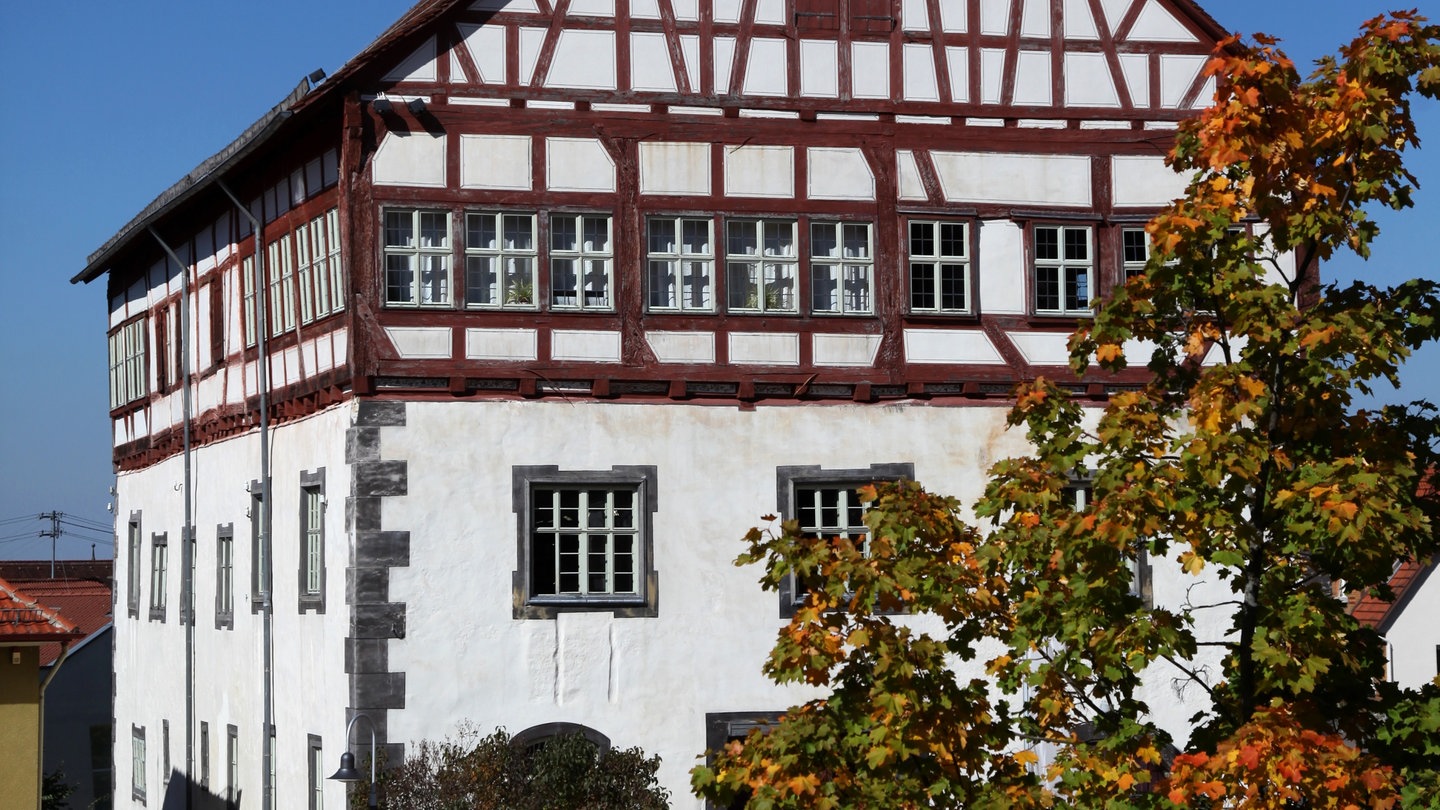 Das Schloss in Heubach. Seit Monaten wird in Heubach (Ostalbkreis) über die Zukunft des Denkmals diskutiert. Die Sanierung ist zu teuer für die Stadt, es droht der Verkauf.