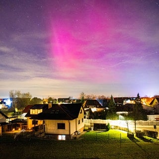 Polarlichter am Himmel über Laupheim im Kreis Biberach