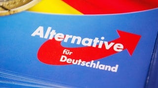 Wahlkampfflyer der AfD. Die AfD hat für Sonntag einen Wahlkampfauftritt von Kanzlerkandidatin Alice Weidel im Heidenheimer Konzerthaus angekündigt. Das "Bündnis gegen Rechts" Heidenheim hat zu einer Gegendemo aufgerufen (Symbolbild). 