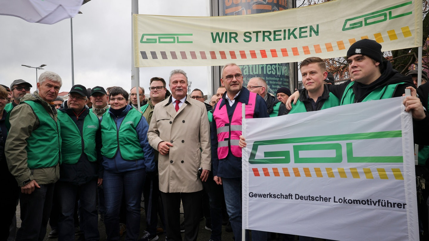 Streikforscher Erklärt: Warum Die GDL Im Tarifstreit Mit Der Bahn Auf ...