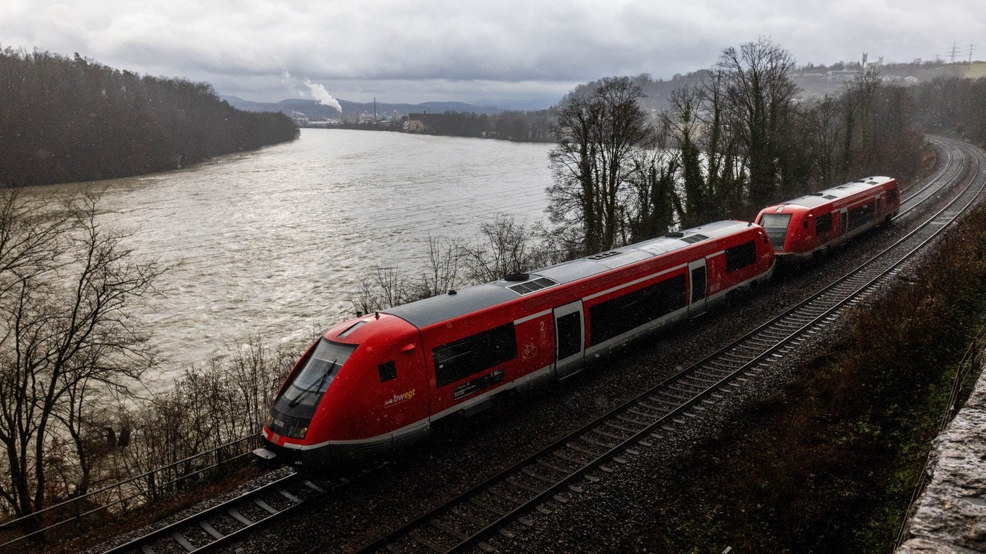 Hochrheinbahn Wird Elektrifiziert: Was Bringt Es Den Pendlern? - SWR ...