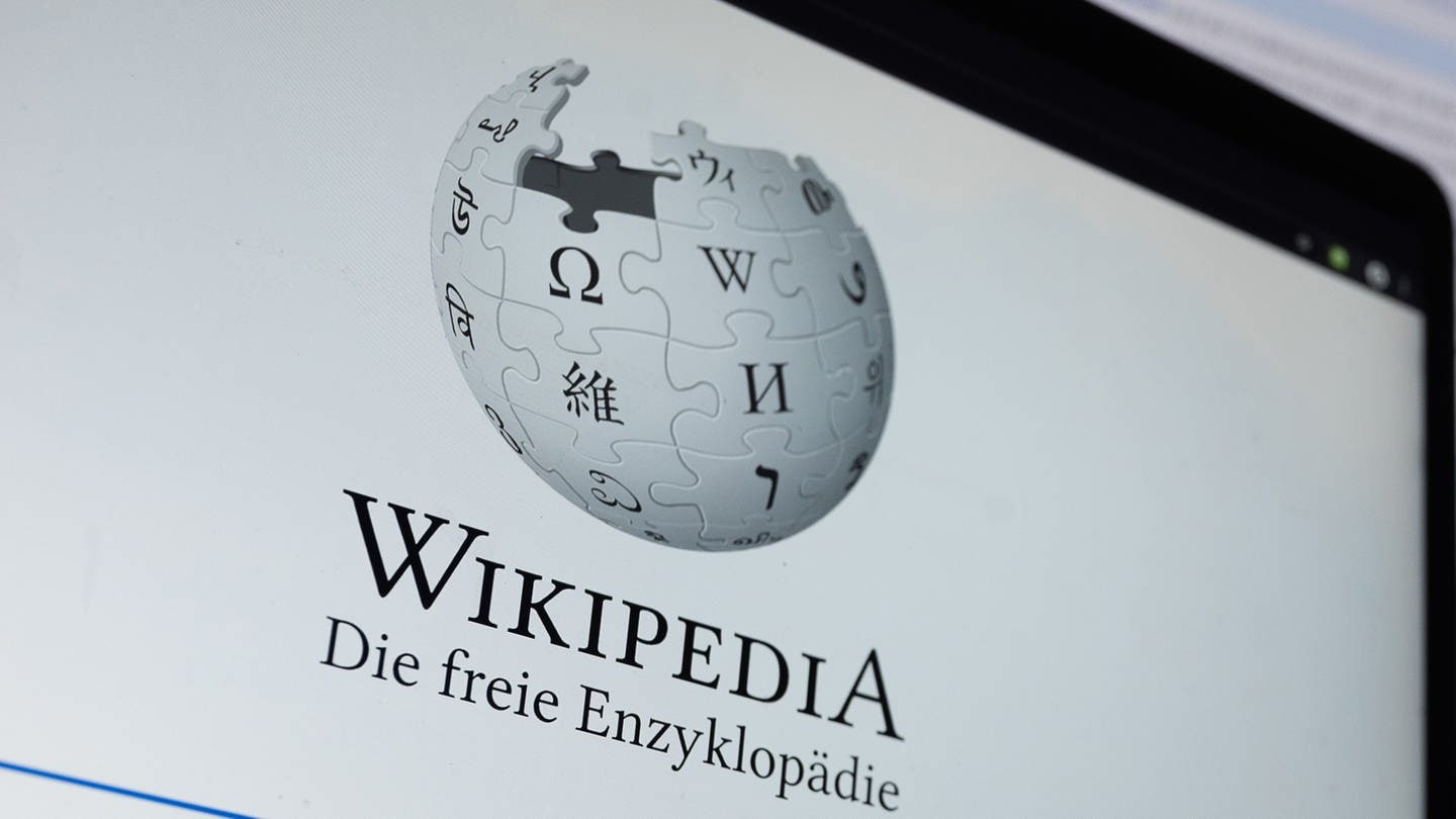 Wikipedia-Logo auf Computerbildschirm