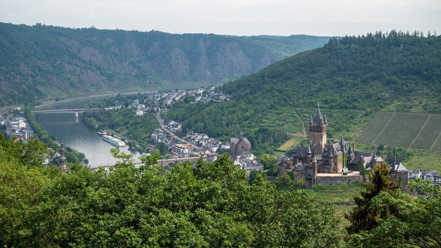 Die Reichsburg in Cochem gehört zu den Sehenswürdigkeiten in Rheinland-Pfalz.