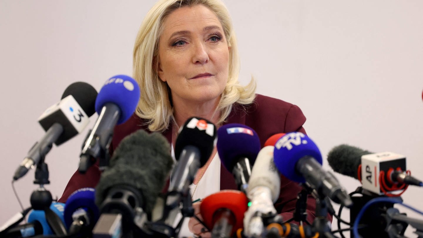 Marine Le Pen und ihr Rassemblement National gehen auf Distanz zur AfD. Wir sprechen über die Hintergründe.