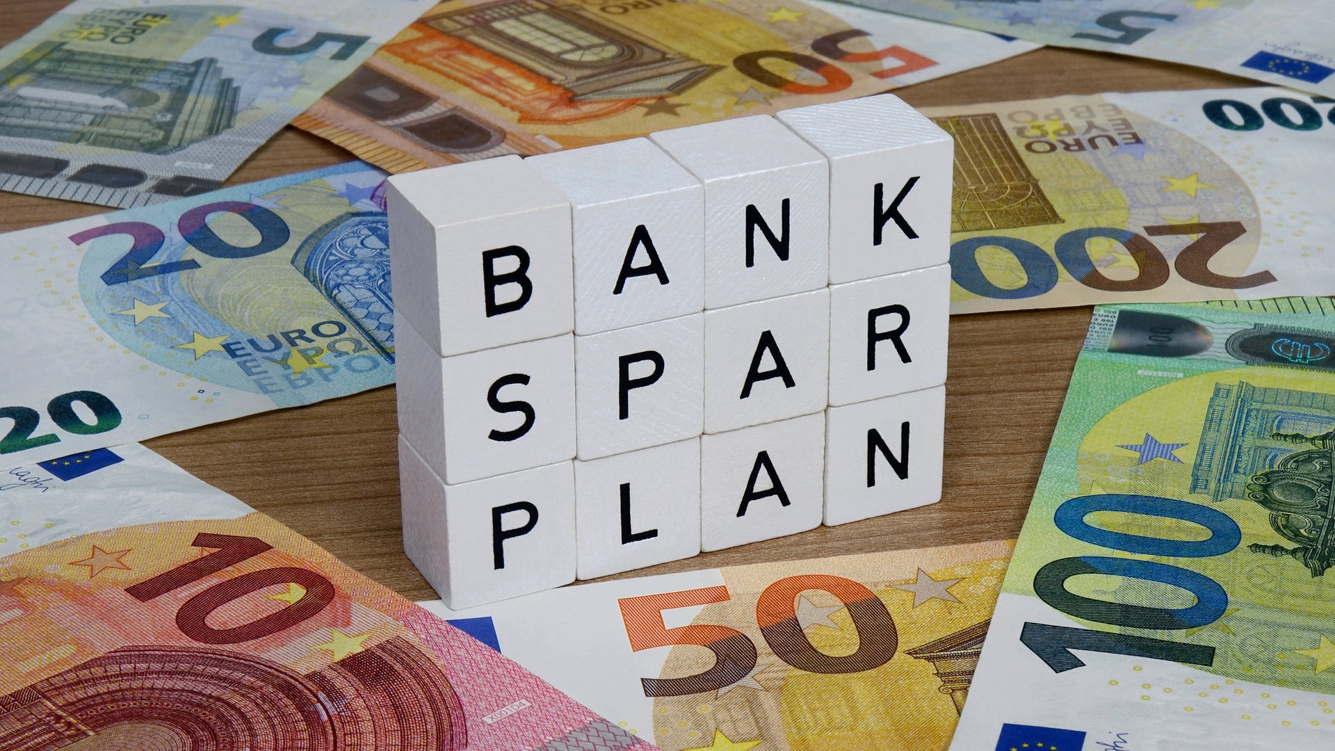 Finanzexperte: Vorsicht vor Abzocke bei Riester-Banksparplänen