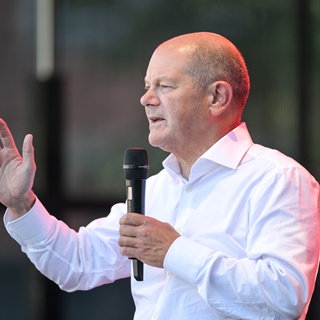 Olaf Scholz (SPD), Bundeskanzler, spricht auf einer SPD-Wahlkampfveranstaltung.