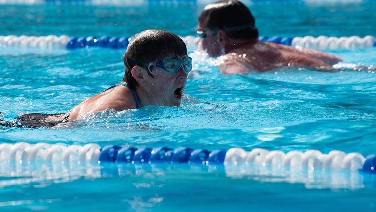 Schwimmbäder in Rheinland-Pfalz zeigen sich mit den ersten Ferienwochen zufrieden